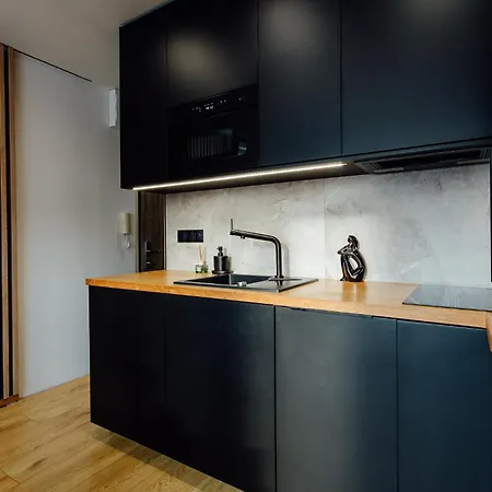 Diana - Free Parking