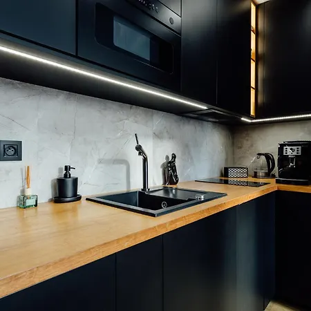 Diana - Free Parking