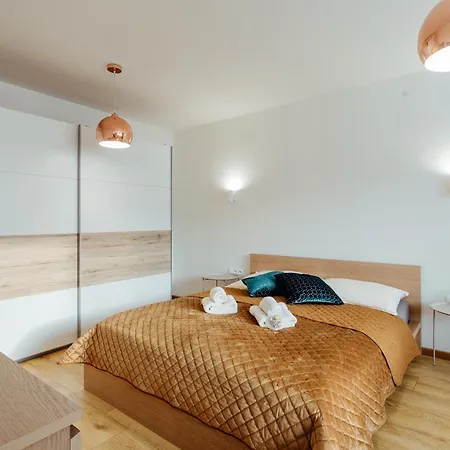 Diana - Free Parking *