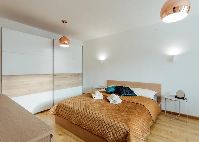 Diana - Free Parking *